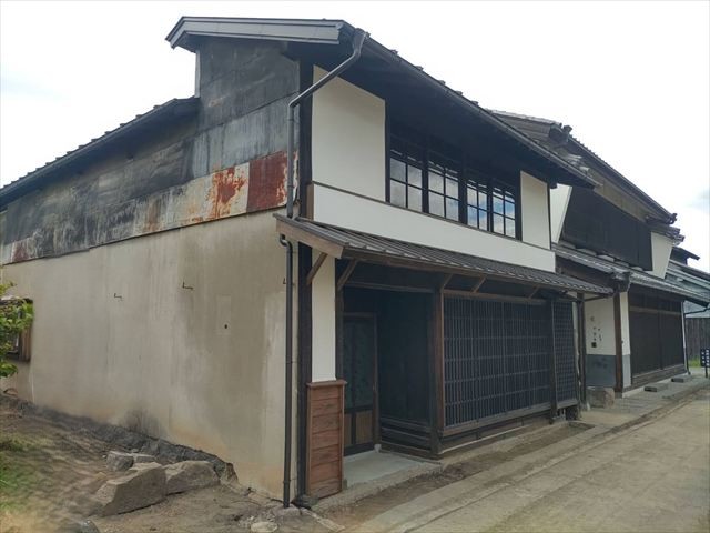 塗装前の古民家壁
