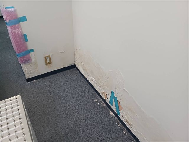ボード補修前の壁面