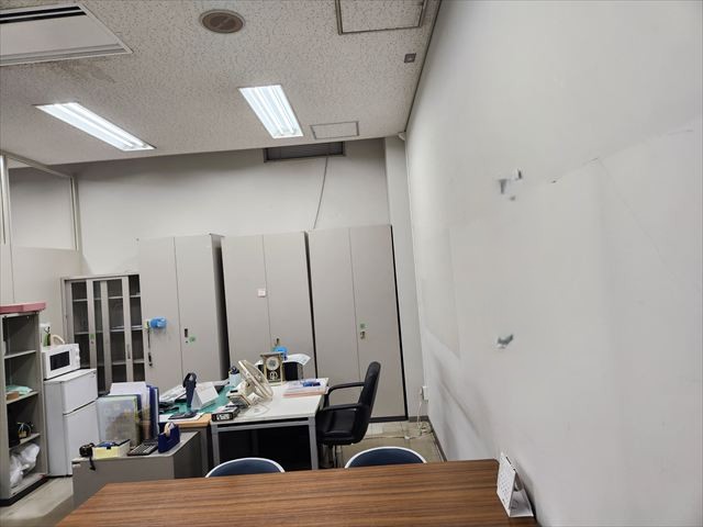 移転前の事務所内