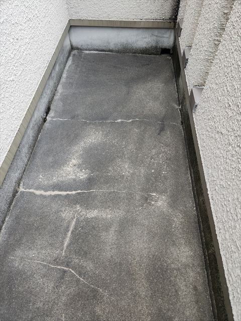 防水工事前のベランダ