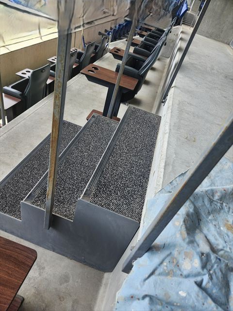 錆が出ている手摺り