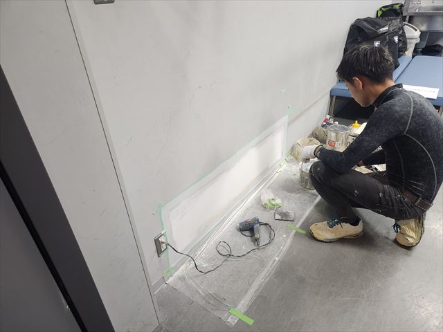 補修中の壁面