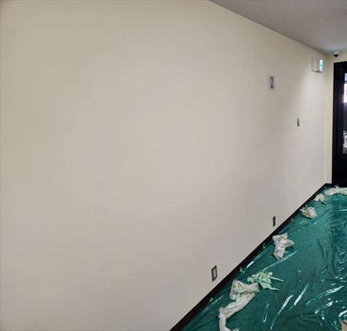 養生ばらし前の廊下壁