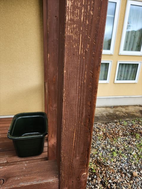 ウッドデッキの柱