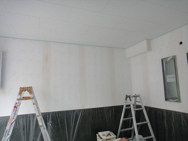 ケイカル板にパテ処理