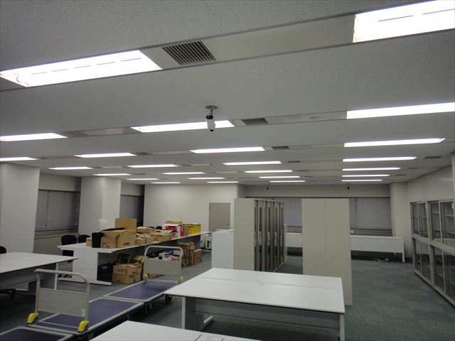 大阪府豊中市で事務所ビル内部屋の原状回復塗装工事です。