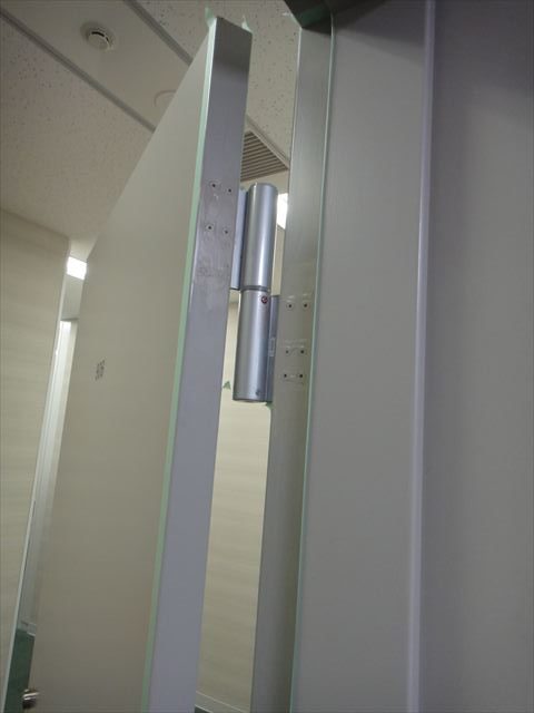 丁番交換部に塗装