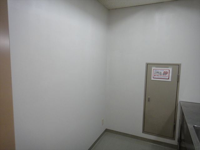 湯沸室塗装終了