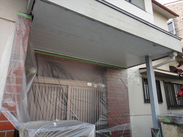 天井部と庇周囲の塗装