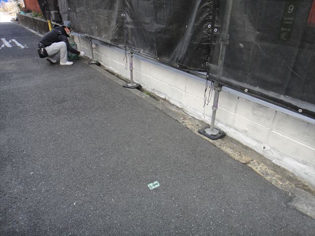 ブロック面に下塗り