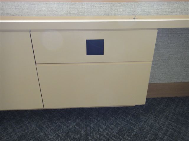 収納棚BOXに下塗り後