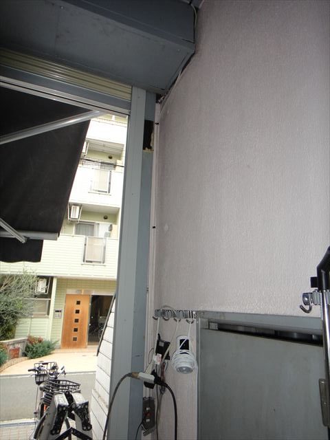 シャッター枠塗装前