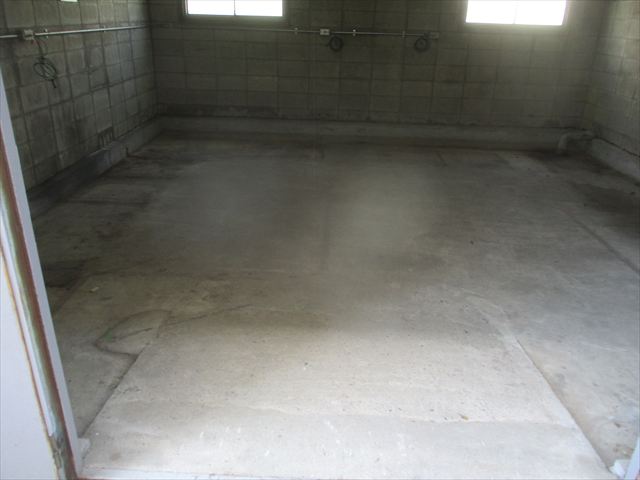倉庫内床の調査