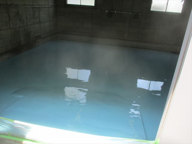 倉庫内床の塗床仕上げ