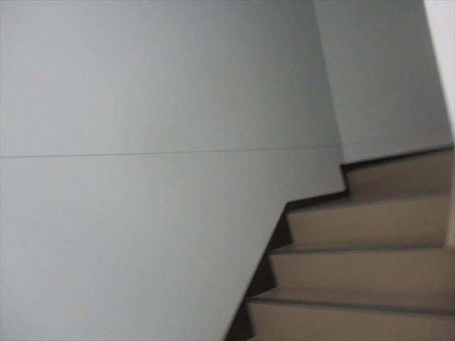 塗装後の階段室