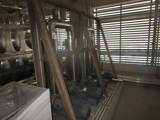 大学の排水室の配管及び鉄部塗装工事の見積りを依頼されました。