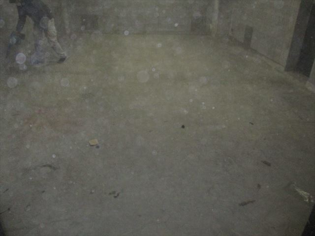 北区で倉庫のモルタル床を水性防塵塗料を3回塗装しました。