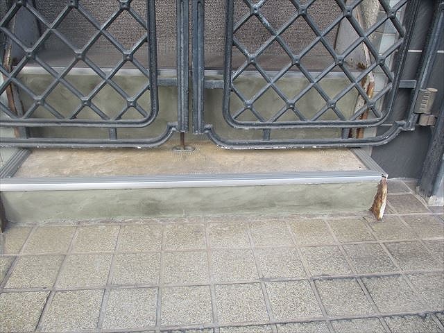 大阪市生野区のY様邸で外部階段・門扉の塗装作業を行いました。