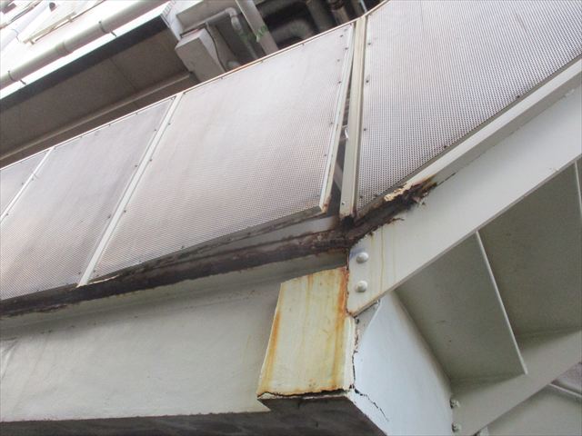 腐食で取れた手摺り柵
