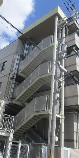 塗装前の外部階段