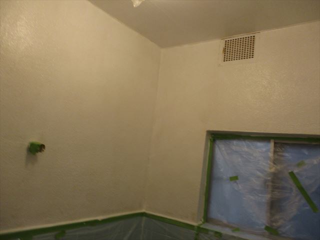 浴室天井中塗り塗装