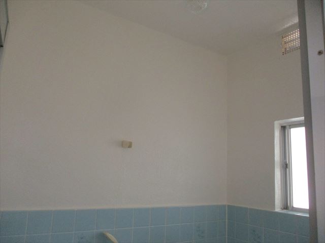 塗装後の浴室壁