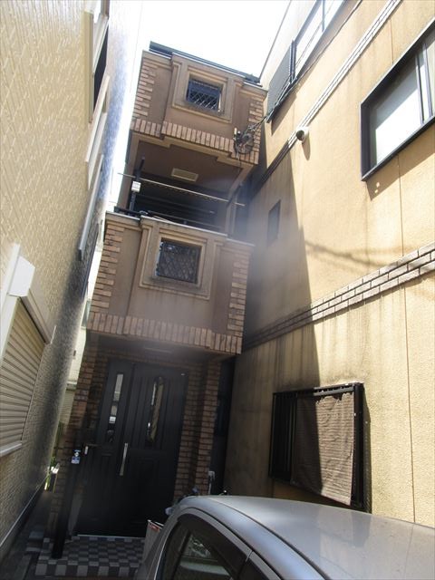 塗装工事前の外壁正面