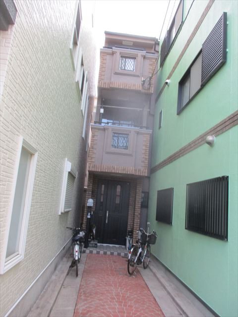 大阪市鶴見区で戸建住宅4面の外壁塗装工事です。