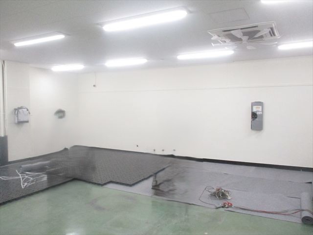 事務所内壁の塗装後